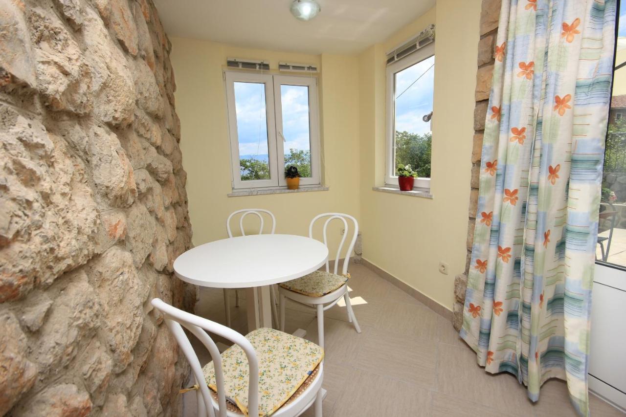 Apartments And Rooms By The Sea Medveja, Opatija - 2305 Lovran Exterior photo